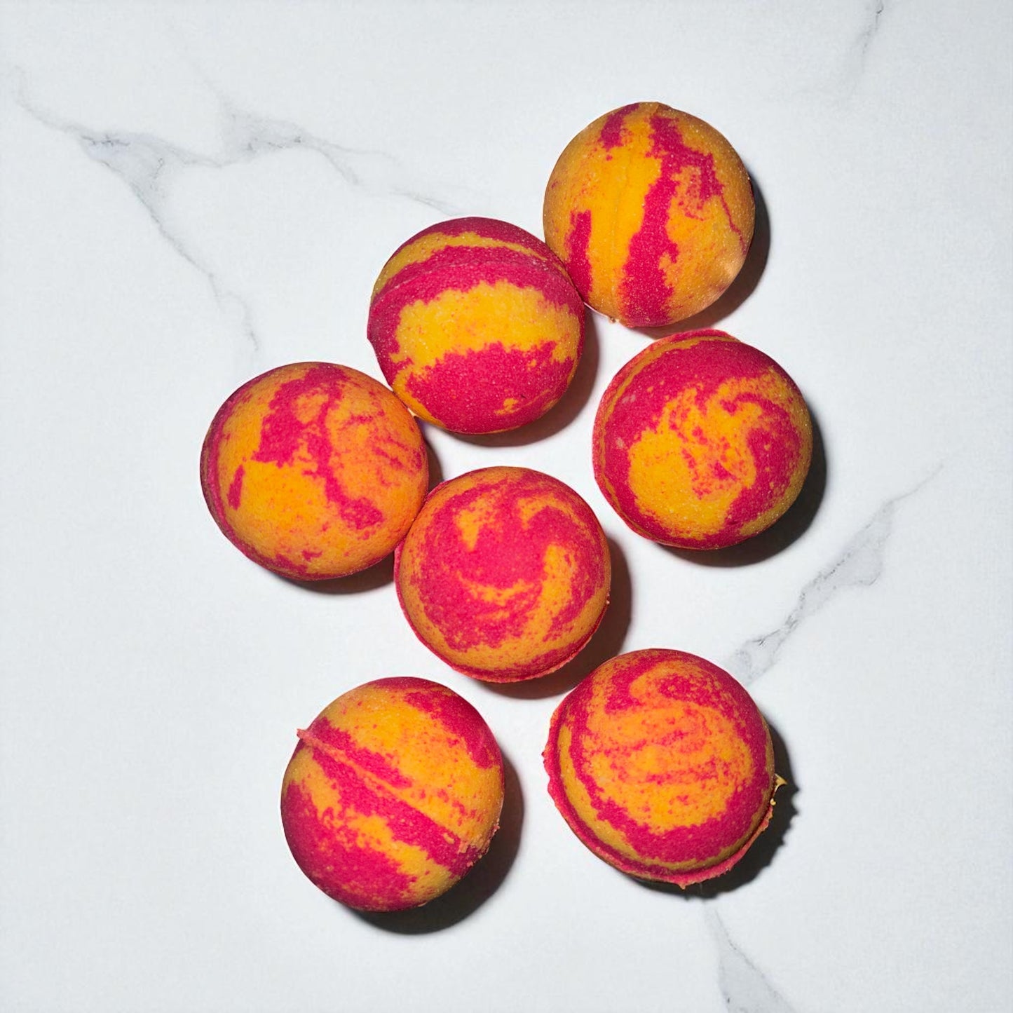 Rhubarb & custard round bath bomb